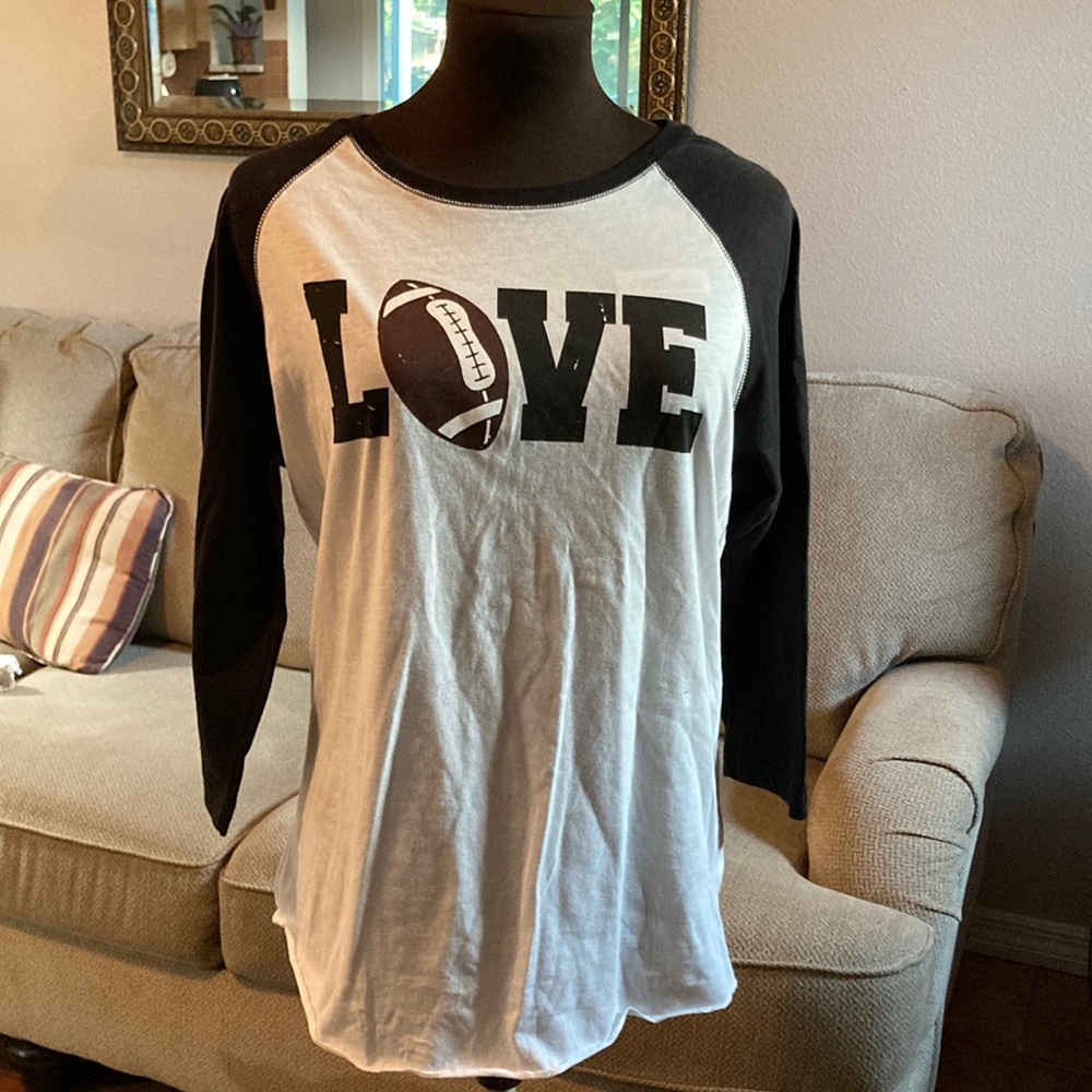Live and tell football tee. W L